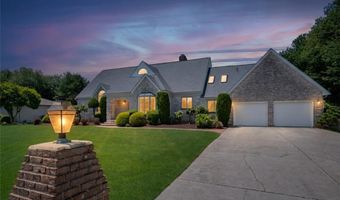40 Alpine Estates Dr, Cranston, RI 02921