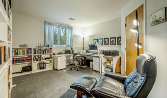555 Glendale Cir, Ann Arbor, MI 48103