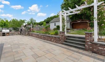 6 Varnum Ave, Bristol, RI 02809