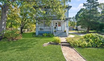 29 Lake St, Amityville, NY 11701