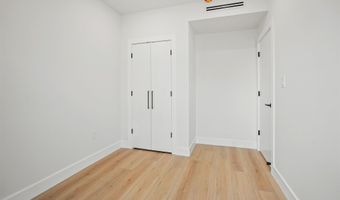 31 W 46TH St 1, Bayonne, NJ 07002