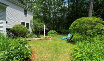 28 Woodland Dr, Amherst, NH 03031