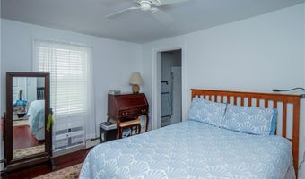 203 Fenner Ave 5, Middletown, RI 02842