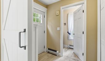 4 Hunters Rd, Bedford, NH 03110