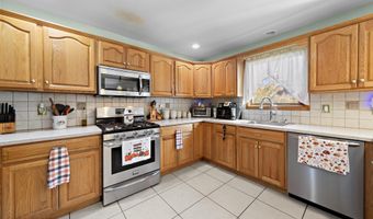 453 Andrew Ave, Bayville, NJ 08721