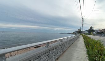 42 Waverly Rd, Branford, CT 06405
