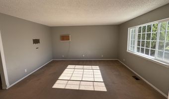 217 7th St, Fernley, NV 89408