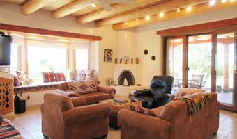 8 Juan Martinez Rd, Arroyo Seco, NM 87580