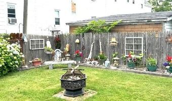 23 Rock St, Bristol, RI 02809