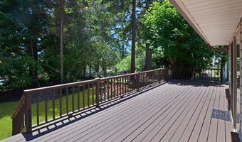 925 7TH St, Brookings, OR 97415