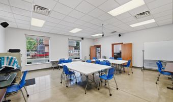 218 S Main St, Almont, MI 48003