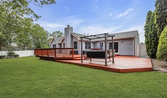 317 Trenton Ave N, Bayville, NJ 08721