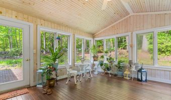 13 Holt Rd, Amherst, NH 03031