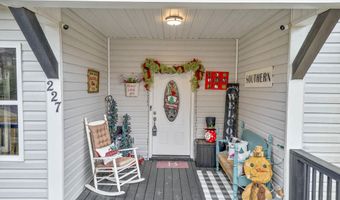 227 HOLLI Ln, Anniston, AL 36201