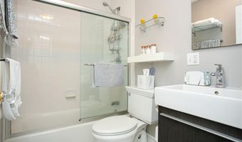 35 Chastellux Ave I, Newport, RI 02840