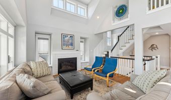 25 W 32nd St, Avalon, NJ 08202