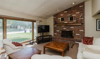 924 W Cedarwood Ct, Andover, KS 67002