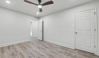 6105 E Desoto St, Bay St. Louis, MS 39520