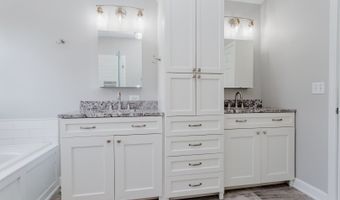3 BLACKWOLF Ct, Algonquin, IL 60102