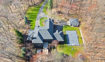 1100 Skyevale Dr NE, Ada, MI 49301