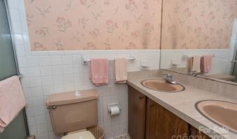 91 Haw Creek Cir, Asheville, NC 28805