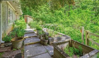 14 Shelton Branch Rd, Barnardsville, NC 28709
