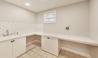 3100 N GLEBE Rd, Arlington, VA 22207