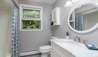 81 Shippee Rd, East Greenwich, RI 02818