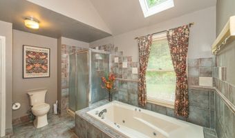 1 Victoria Pines Ln, Andover, NJ 07848