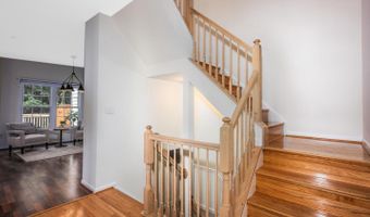 534 WINDING ROSE Dr, Rockville, MD 20850