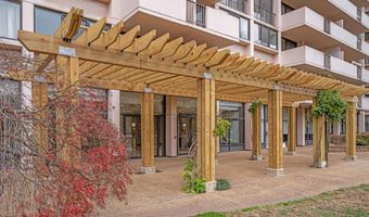 4141 N HENDERSON Rd 702, Arlington, VA 22203