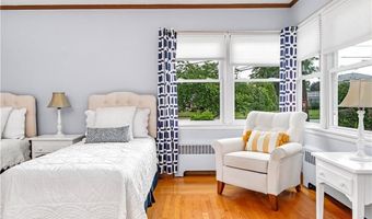 133 Tupelo Hill Dr, Cranston, RI 02920