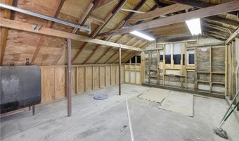 8 Pine Ln, Coventry, RI 02816