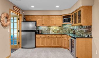 4309 Colleen Ct, Arden Hills, MN 55112
