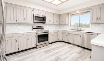 1416 Doyle Ln, Beatrice, NE 68310