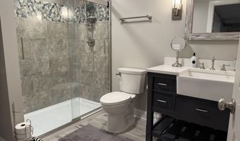 7 Hammerstone Ln, Altamont, NY 12009