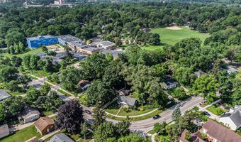 900 Barton Dr, Ann Arbor, MI 48105