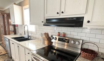 858 S Robert Ave, Avon Park, FL 33825