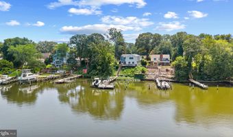 7580 BEACH Dr, Pasadena, MD 21122