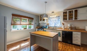 61 Hudson Ave, Athens, OH 45701
