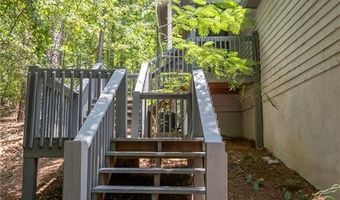 102 Chickadee Ct, Athens, GA 30605