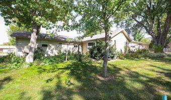 1601 E Sylvan Cir, Brandon, SD 57005