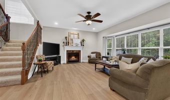 1388 Red Oak Plantation Dr, Ballwin, MO 63021