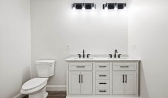 633 Streamside Ave, Hermon, ME 04401