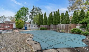 325 Spar Ave, Beachwood, NJ 08722