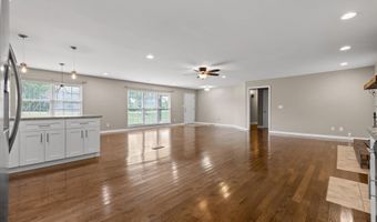 11127 E Brainerd Rd, Apison, TN 37302
