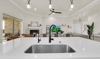 2132 Longhorn Trl, Altus, OK 73521