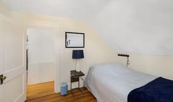 10 Long St, Johnston, RI 02919