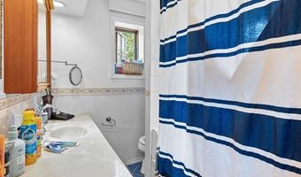 8911 Manor Ave, Allen Park, MI 48101