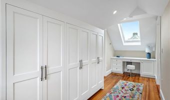 36 Bull St, Newport, RI 02840